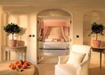 LUXURY BE YOND EXPEC TATION - DISCOVER OUR COLLECTION OF BELMOND HOTELS & TRAINS IN ENGLAND